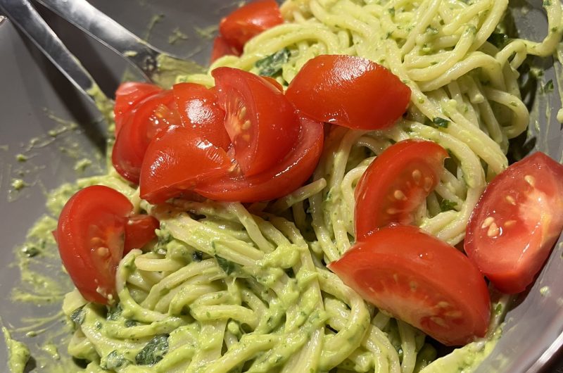Spaghetti mit Avocado-Pesto
